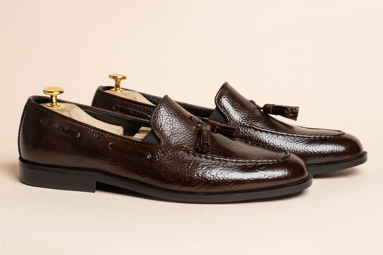CHOCOLATE BROWN - TASSLE LOAFERS