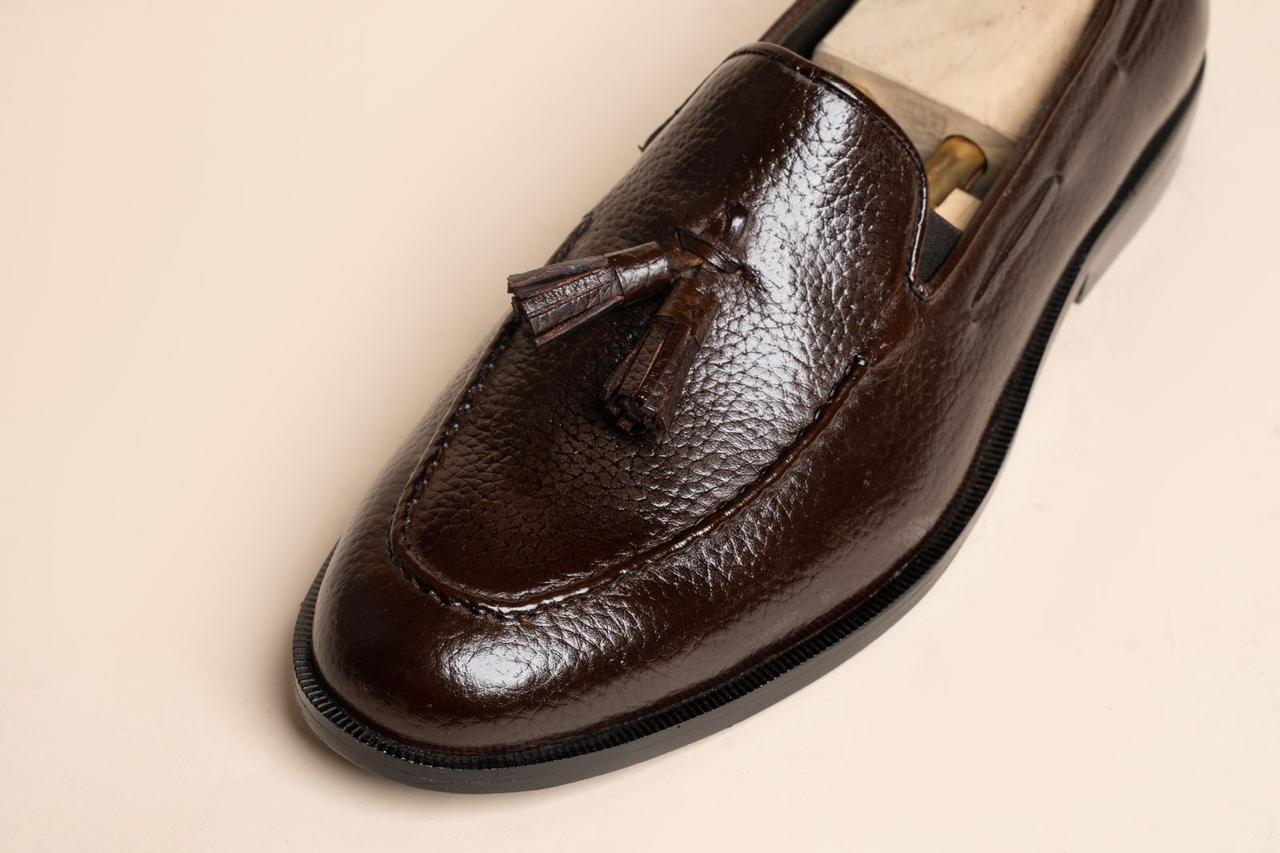 CHOCOLATE BROWN - TASSLE LOAFERS