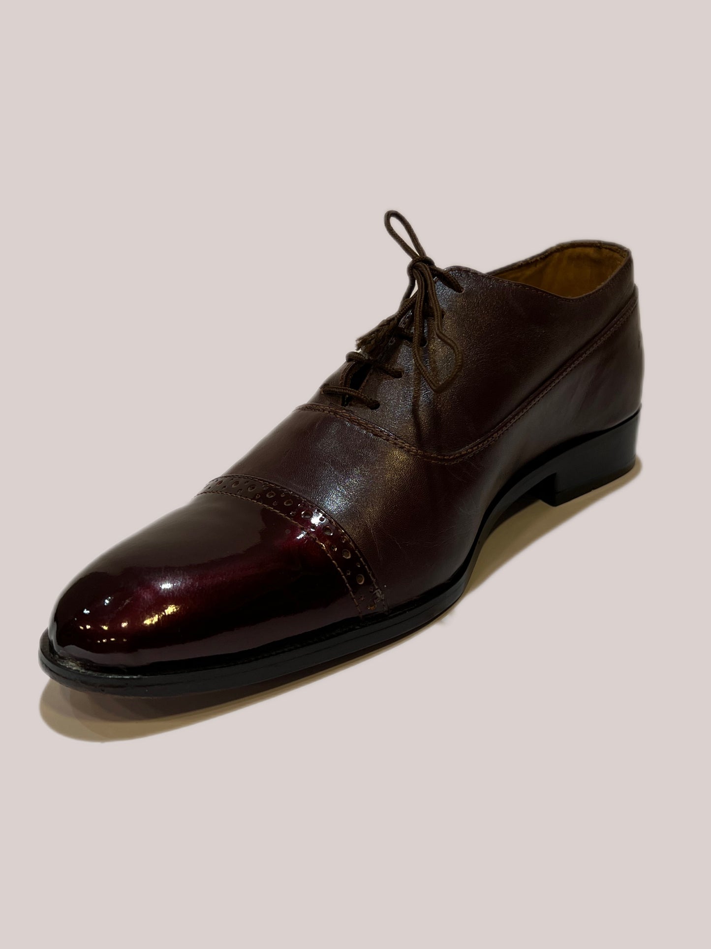 BURGUNDY OXFORD PATENT TOE